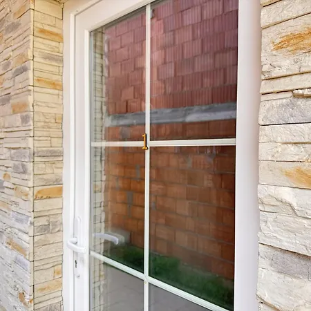 Nearby Romantic Retreat R