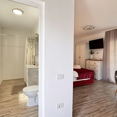 Nearby Romantic Retreat R 3*