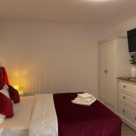 بيت ضيافة Nearby Romantic Retreat R 3*