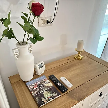 Nearby Romantic Retreat R بيت ضيافة تيميشورا