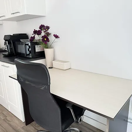 Nearby Romantic Retreat R