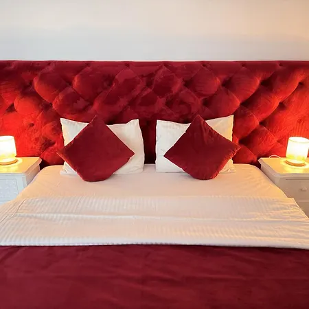 Nearby Romantic Retreat R بيت ضيافة 3*