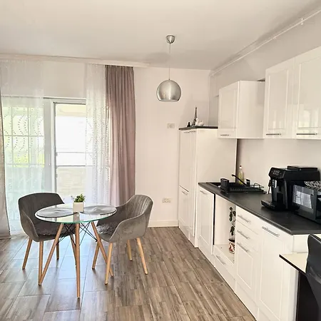 Nearby Romantic Retreat R بيت ضيافة 3*