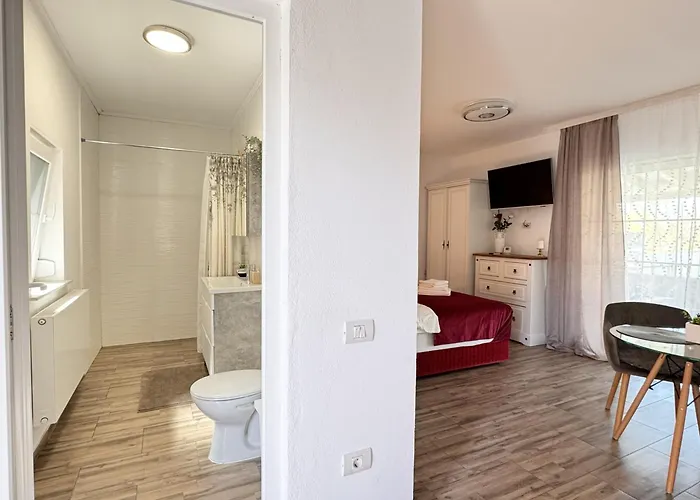 Nearby Romantic Retreat R 3*