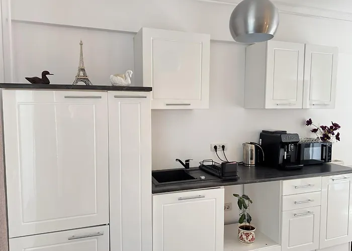 Nearby Romantic Retreat R 3*