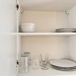 Nearby Romantic Retreat R Guest house