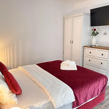 Pensiune Nearby Romantic Retreat R 3*