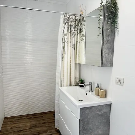 Pensiune Nearby Romantic Retreat R 3*