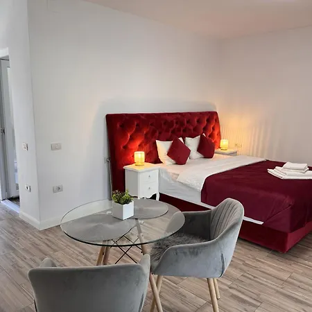 Nearby Romantic Retreat R Pensiune