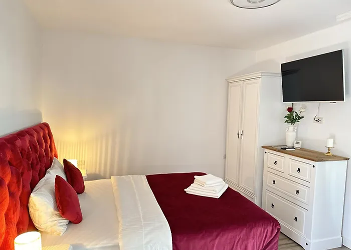 Nearby Romantic Retreat R Guest house 3*