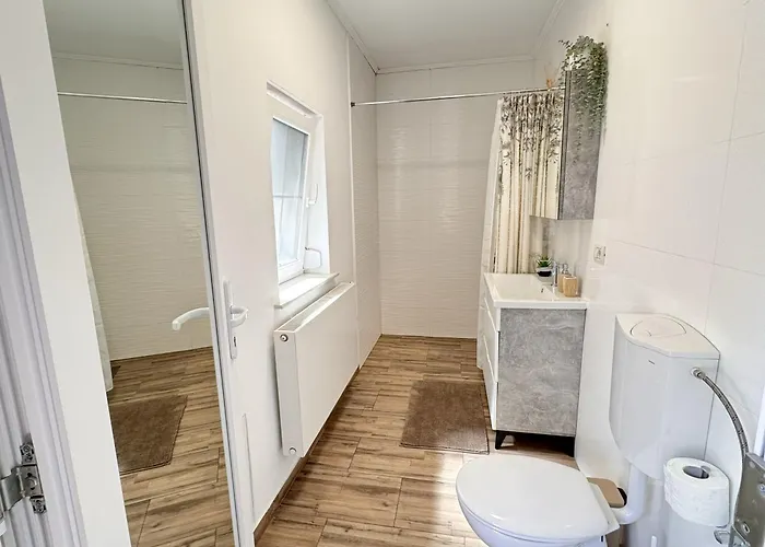 Nearby Romantic Retreat R Guest house 3*