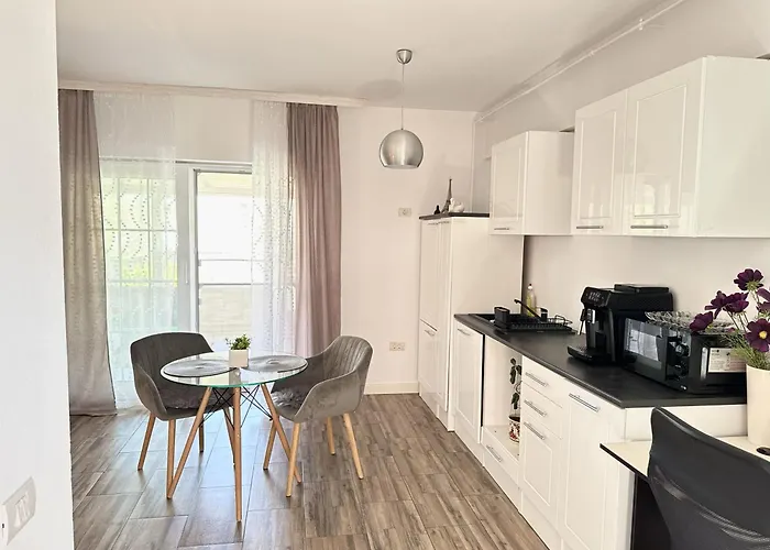 Nearby Romantic Retreat R Guest house 3*