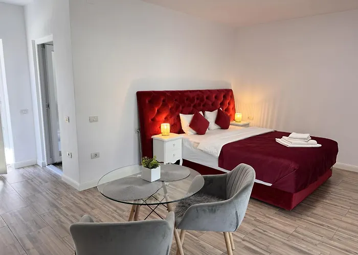 Nearby Romantic Retreat R Guest house